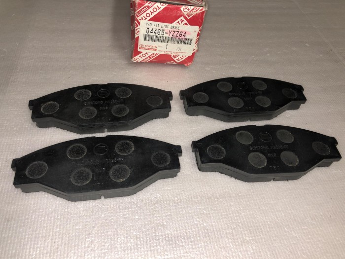 Колодки тормозные передние TOYOTA HIACE 04465YZZ64