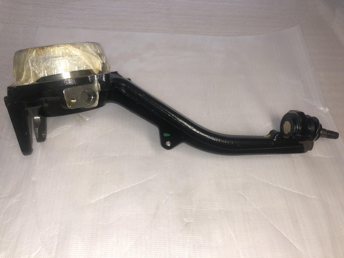 Кулак поворотный передний левый ПОД АБС TOYOTA LAND CRUISER 90 4320235071
