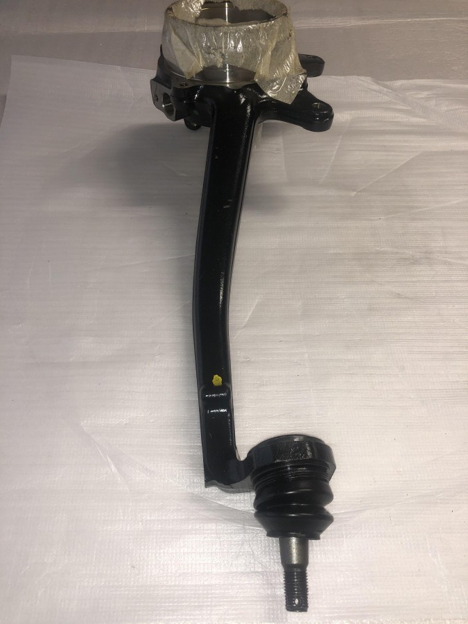 Кулак поворотный передний левый ПОД АБС TOYOTA LAND CRUISER 90 4320235071