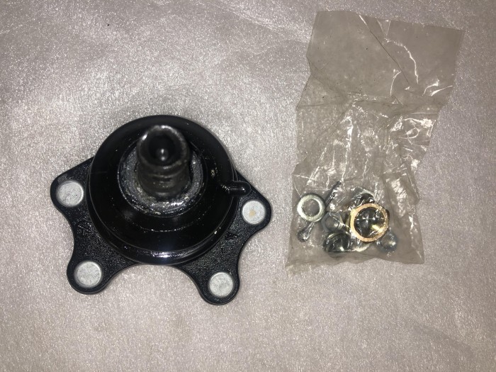 Шаровая опора верхняя TOYOTA HILUX 88-91 LH 4336039085