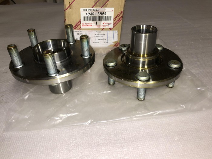 Ступица передняя TOYOTA CAMRY SV20 CARINA II CELICA T16 4350232050