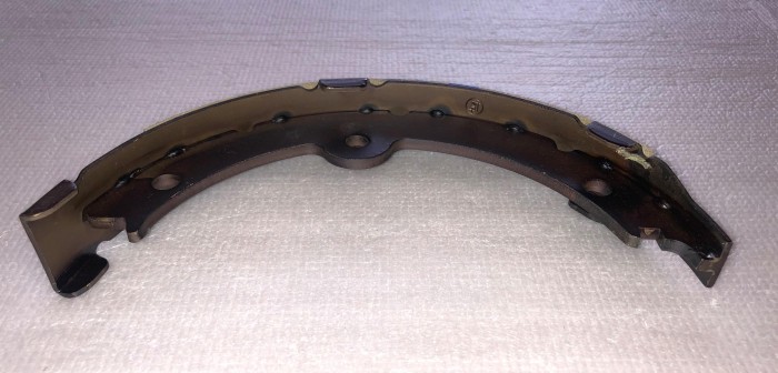 Колодка тормозная барабанная стояночного тормоза  LEXUS LS 4653050020