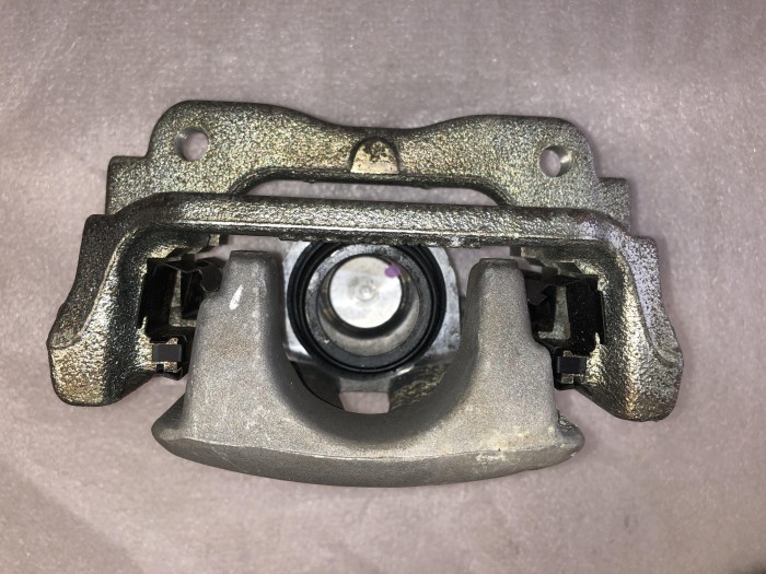 Суппорт тормозной задний левый TOYOTA AVENSIS II 2003-2008 4775005070