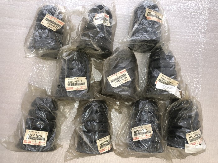 Отбойник заднего амортизатора Toyota LC 100 LEXUS LX450 4831360010