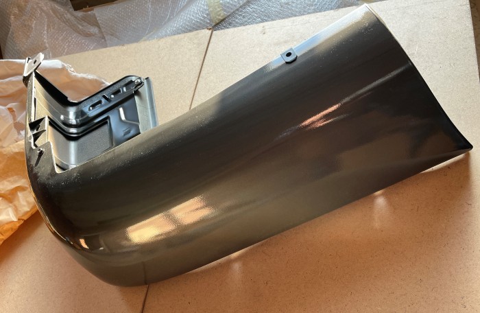 Клык заднего бампера левый TOYOTA Land Cruiser J80 5210760130