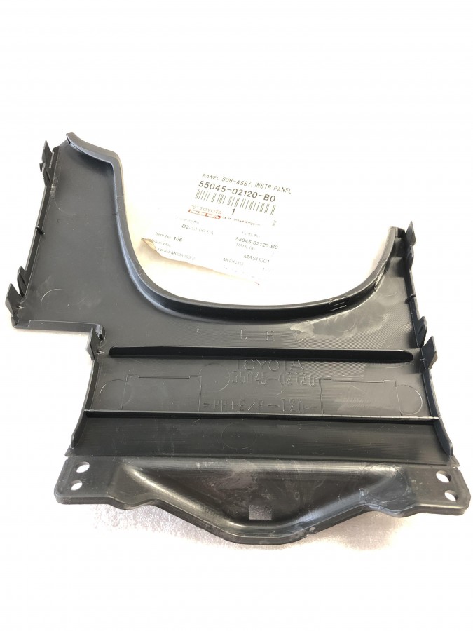 Панель передняя подрулевая TOYOTA Corolla E120 5504502120B0
