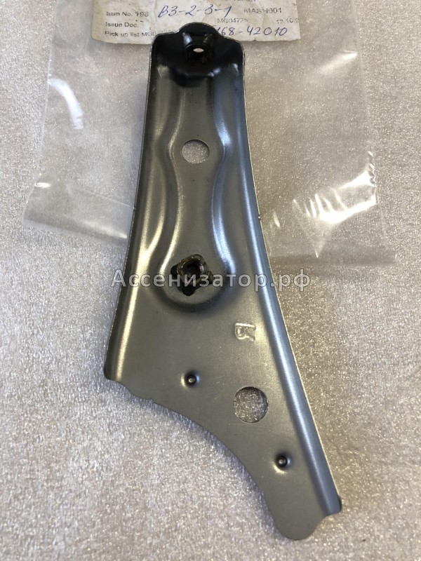 Кронштейн правого крыла Toyota RAV 4 А20 2000-2005 5516842010