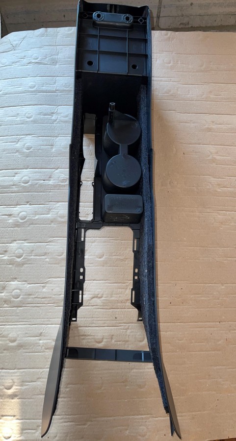 Консоль центральная TOYOTA Corolla E120 2001-2007 5890112481B0