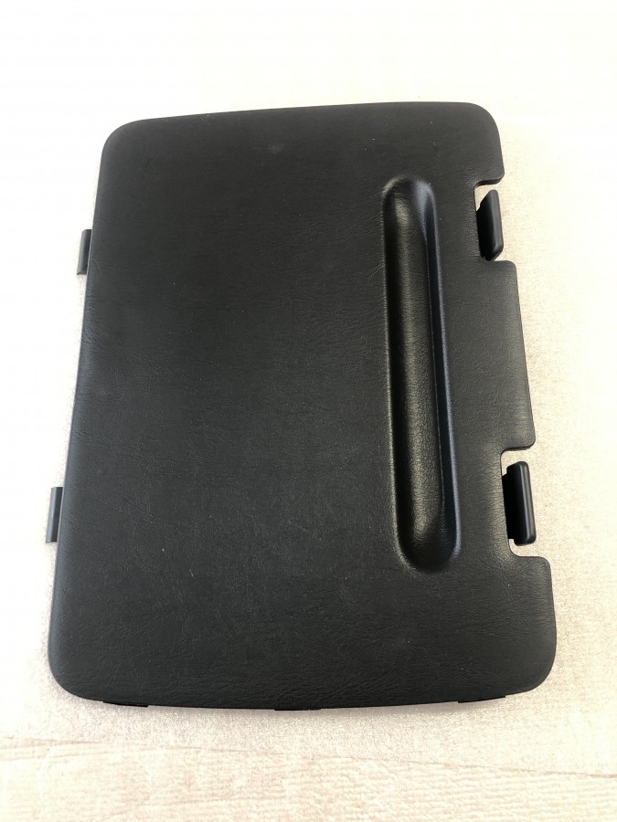 Крышка бардачка багажника TOYOTA RAV4 CA20 2000-2005 6474342011B1