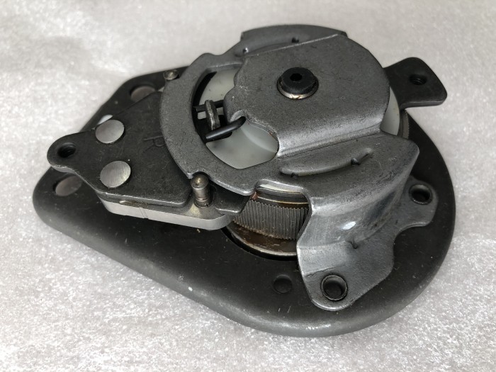 Механизм регулировки переднего сиденья TOYOTA COROLLA E120 7240702010