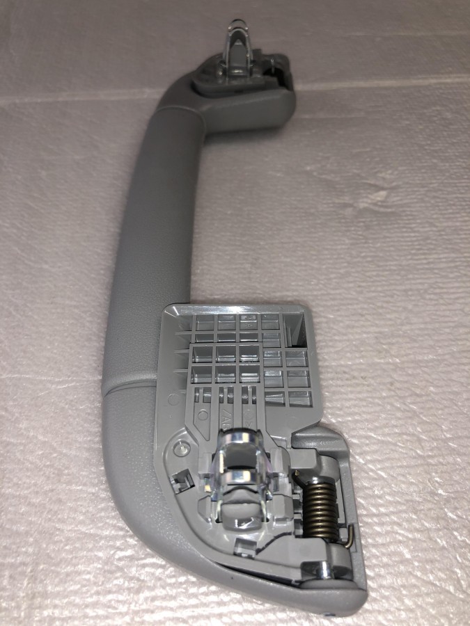 Ручка внутренняя потолочная TOYOTA CAMRY V40 2006-2011 7461030320B1