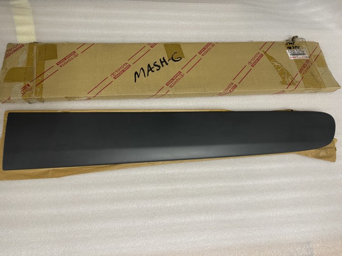 Молдинг передней левой двери TOYOTA RAV4 ACA21 7573242100