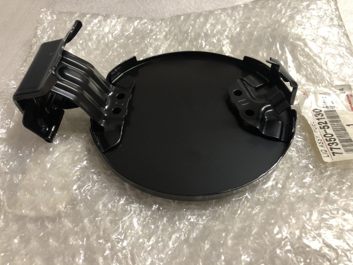 Лючок бензобака TOYOTA Vitz Yaris P90 7735052130