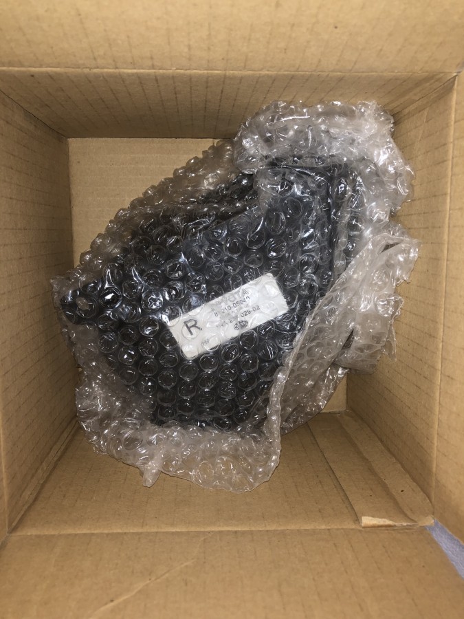 Фара противотуманная Toyota AVENSIS I 1997-2003 8121005040