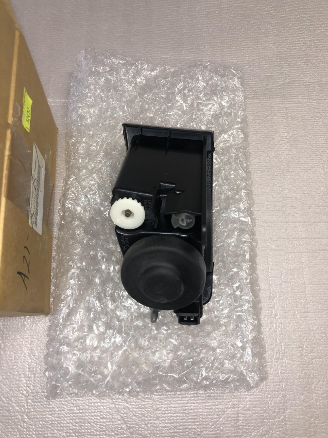 Фара противотуманная Toyota AVENSIS I 1997-2003 8121005040