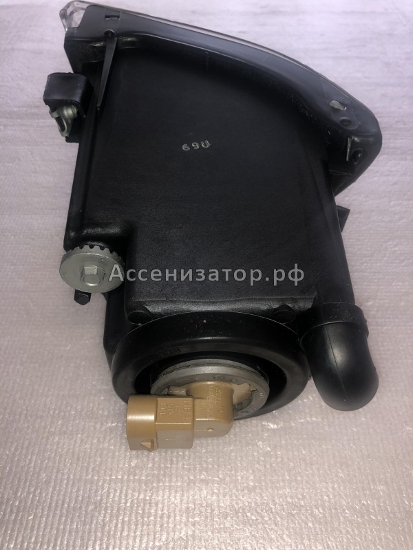 Фара противотуманная правая 1999-2005 Lexus IS 200 8121053012