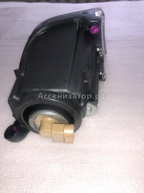 Фара противотуманная правая 1999-2005 Lexus IS 200 8121053012