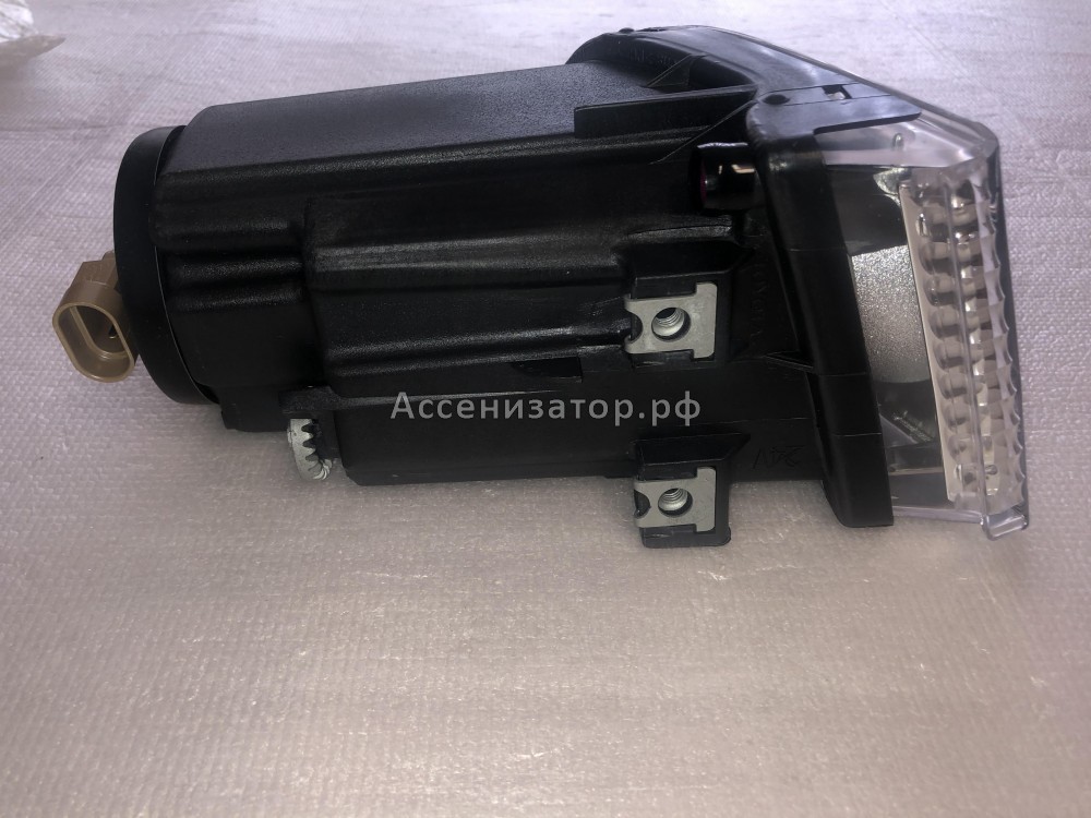 Фара противотуманная правая 1999-2005 Lexus IS 200 8121053012