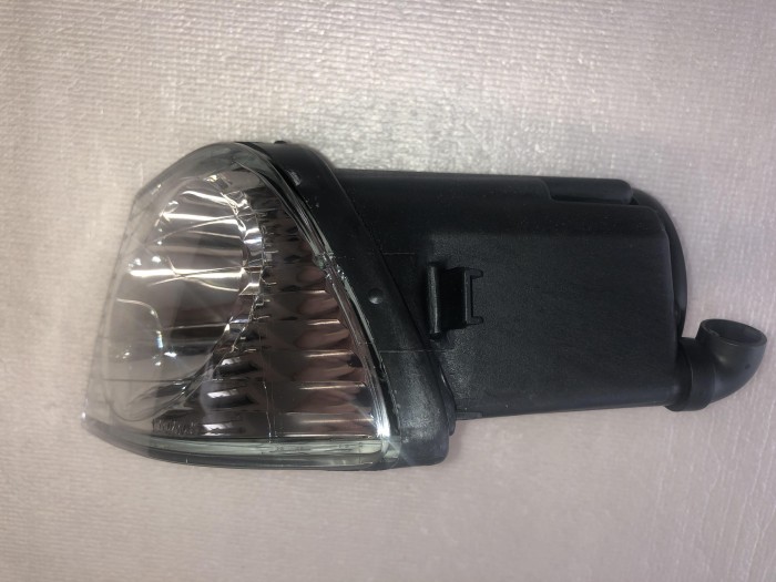 Фара противотуманная правая 1999-2005 Lexus IS 200 8121053012