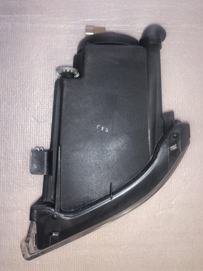 Фара противотуманная левая 1999-2005 Lexus IS 200 8122053012