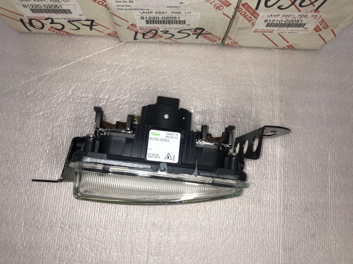 Фара противотуманная TOYOTA COROLLA 120 8122002051