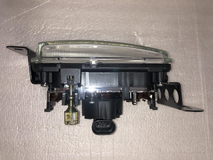 Фара противотуманная TOYOTA COROLLA 120 8122002051