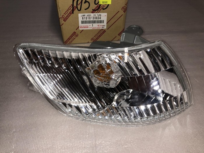Указатель поворота правый Toyota CORONA 8151020830