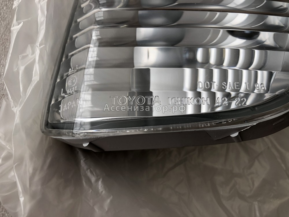 Указатель поворота в бампер левый для ам без противотуманок TOYOTA RAV 4 2000-2005 8152142050