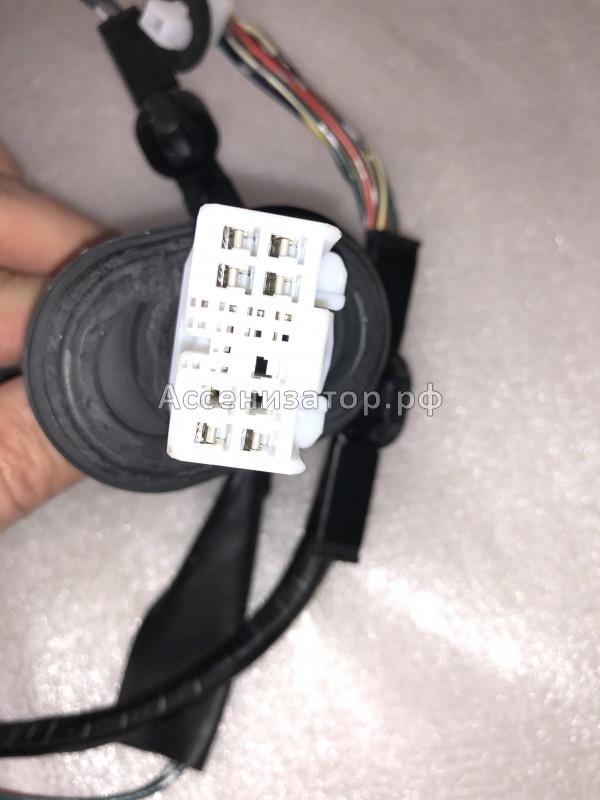 Жгут проводов задней левой двери TOYOTA Avensis II 2003-2008 8215405170