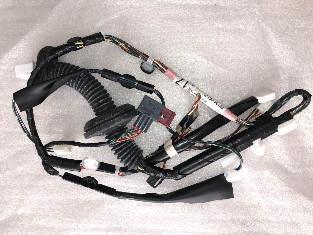 Жгут проводов задней левой двери TOYOTA Avensis II 2003-2008 8215405170