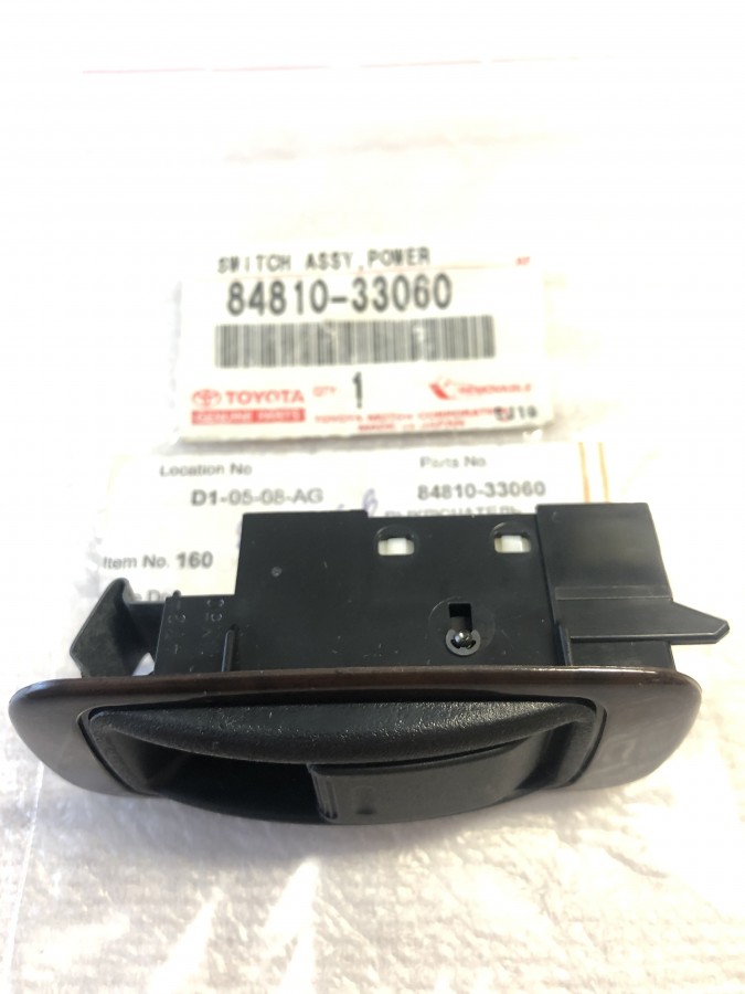 Кнопка стеклоподъемника задняя Toyota Camry V20 8481033060