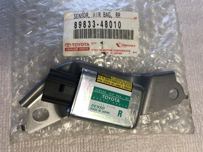 Датчик удара air bag задний правый Lexus RX300 8983348010
