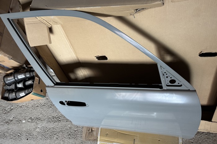 Дверь правая передняя Toyota Land Cruiser 100 1998-2007 6700160443 новая