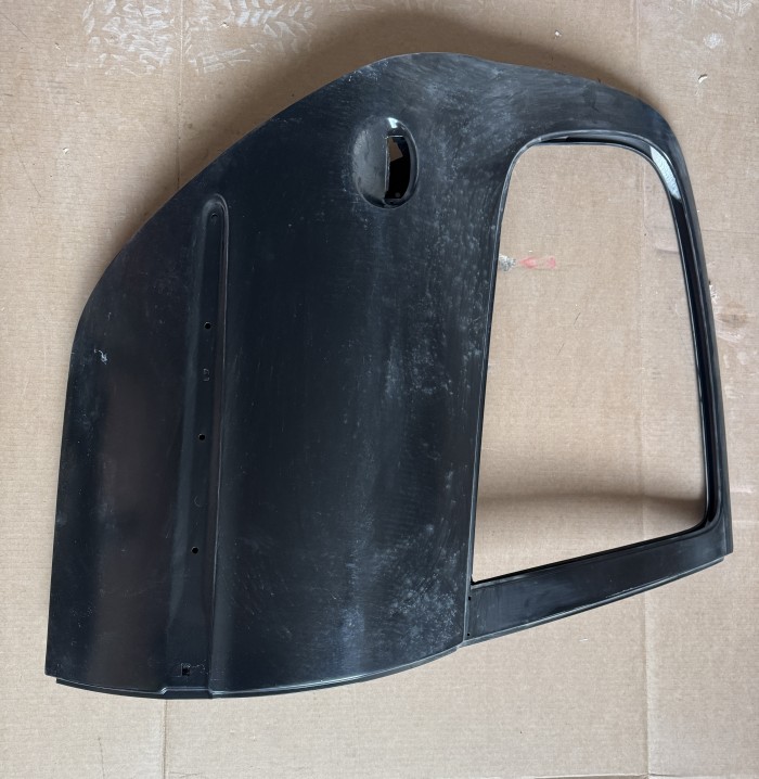 Дверь задняя правая Peugeot 206  9008.A5