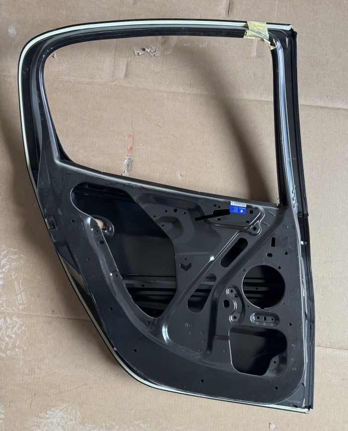 Дверь задняя левая Peugeot 206  9006.78