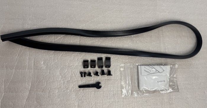 Дефлектор люка TOYOTA Land Cruiser Prado 120 2003-2009 700605