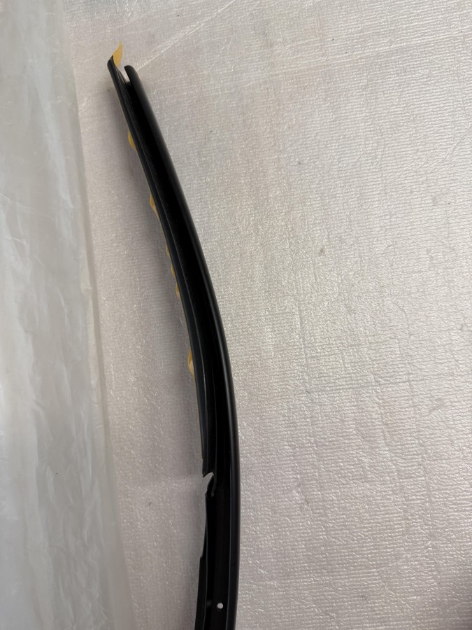 Молдинг ветрового стекла TOYOTA LC 100 7553360060